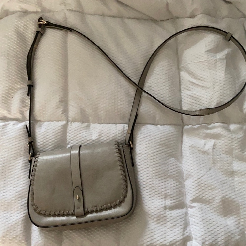 Small gray crossbody